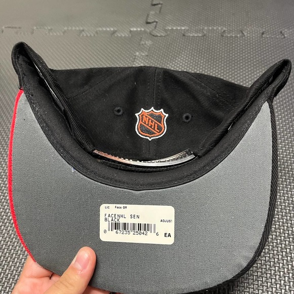 Deadstock Ottawa senators NHL Bauer Mens Hat Black NWT one size - Picture 5 of 7